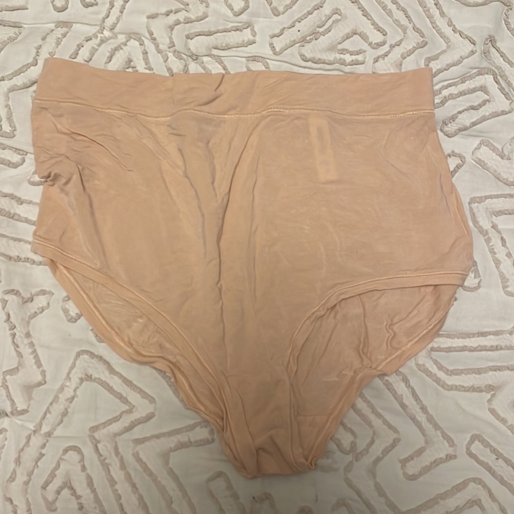 3x Gap Maternity high rise brief beige nude size medium - Picture 3 of 7
